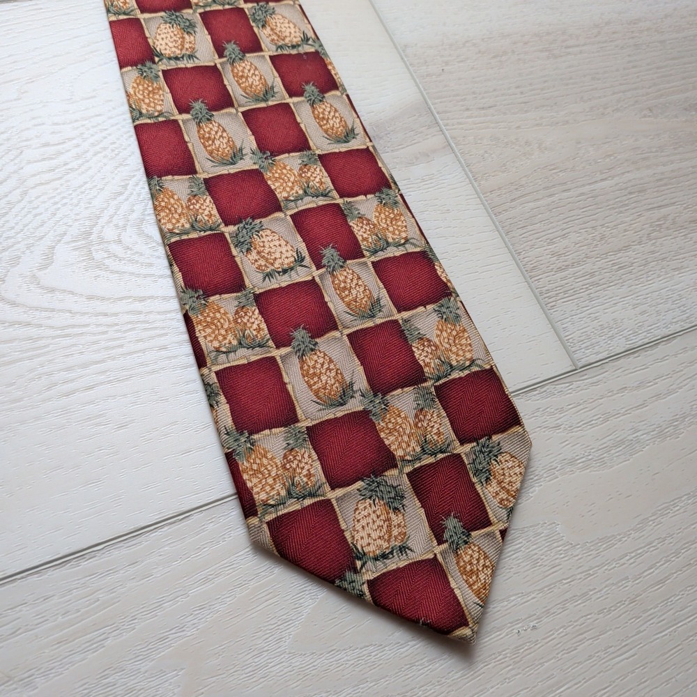 Tommy Bahama Tie‎ Necktie Pineapple Red Yellow 100% Silk Mens Beach Resortwear